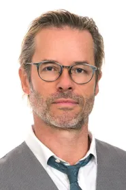 Guy Pearce as Leonard in Memento
